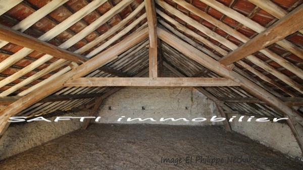 Grange à rénover de 90m2 environ avec 600m2 de terain en zone constructible