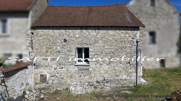 Grange à rénover de 90m2 environ avec 600m2 de terain en zone constructible