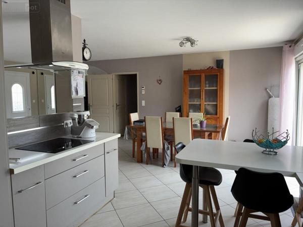 Maison à vendre à Forcé en Mayenne (53260), ref : 53004-1300