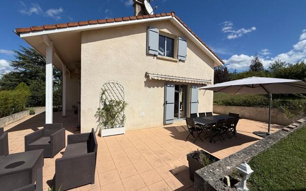 Maison à vendre    7 pièces • 142 m2 Lentilly