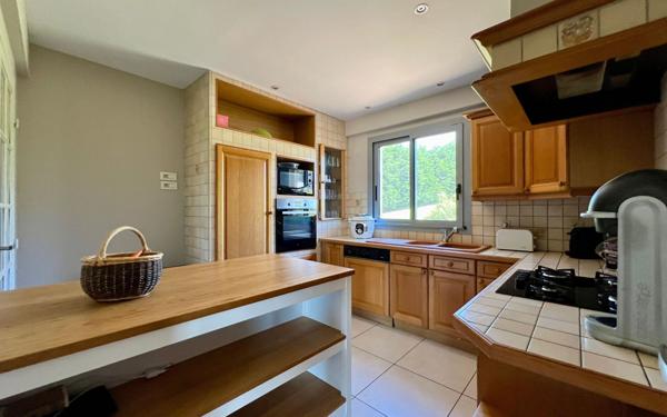 Maison à vendre    7 pièces • 142 m2 Lentilly