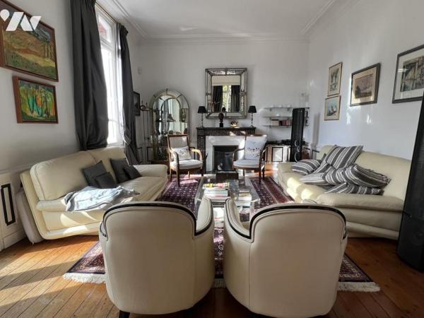 CAEN Canada - Magnifique maison Bourgeoise - 5 chambres - Terrain - Garage et stationnement
