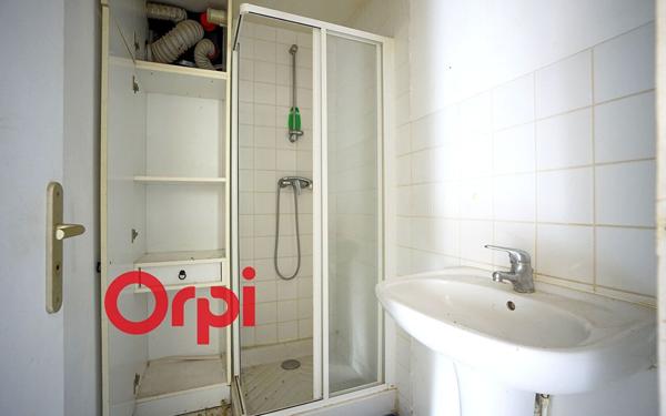 Immeuble à vendre    6 pièces •  Orbec