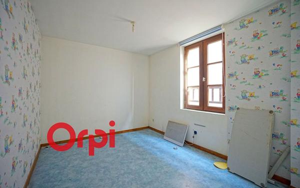 Immeuble à vendre    6 pièces •  Orbec