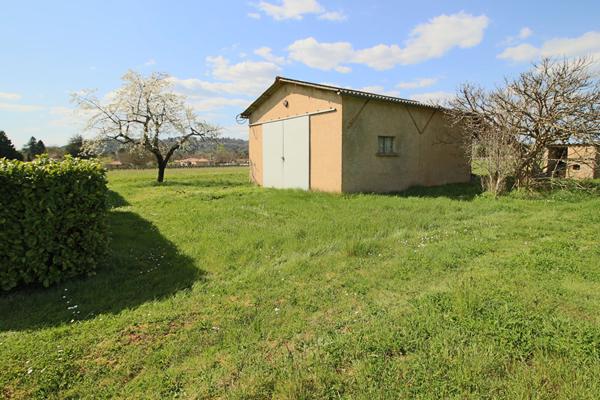 Charmante maison familiale avec dépendance proche du centre de Prayssac