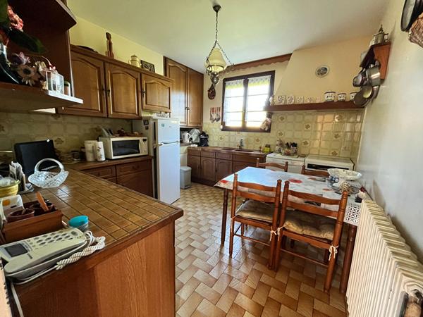 Charmante maison familiale avec dépendance proche du centre de Prayssac