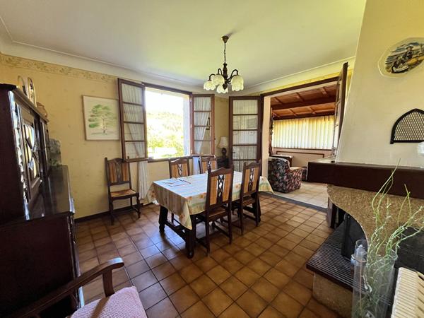 Charmante maison familiale avec dépendance proche du centre de Prayssac