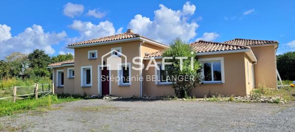 Maison 4 chambres double garage 9000m2 terrain