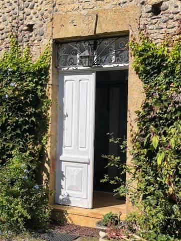 Proche PLAISANCE DU GERS (32), BELLE MAISON XIX, 200m2 dont 140 habitables, sur jardin clos de murs et de haies de 1600m2