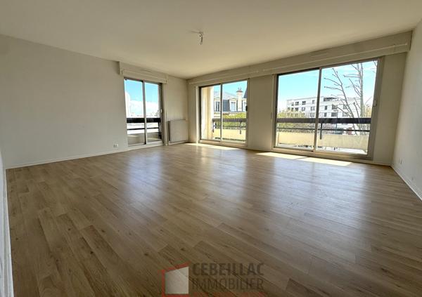 Appartement T3 balcons parking ascenseur
