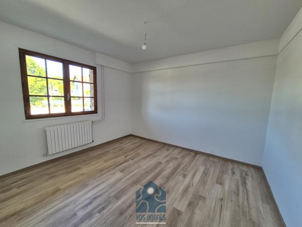 Maison 7 pièces avec balcon et garage