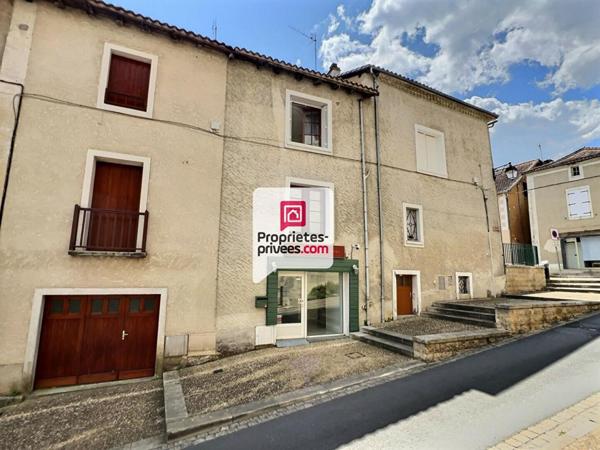 Ensemble immobilier avec 2 APT T1BIS + local Professionnel et cellier au coeur de SAINT-ASTIER (24110)