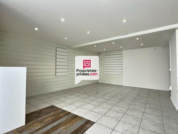 Ensemble immobilier avec 2 APT T1BIS + local Professionnel et cellier au coeur de SAINT-ASTIER (24110)