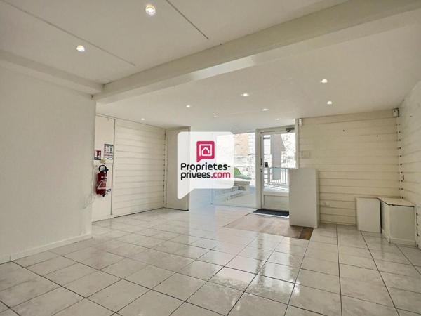 Ensemble immobilier avec 2 APT T1BIS + local Professionnel et cellier au coeur de SAINT-ASTIER (24110)