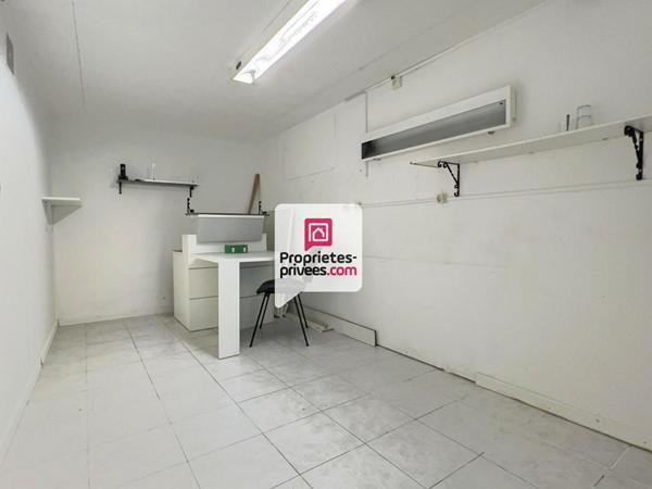 Ensemble immobilier avec 2 APT T1BIS + local Professionnel et cellier au coeur de SAINT-ASTIER (24110)