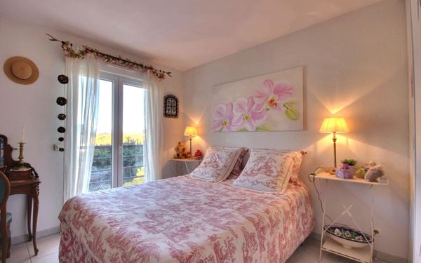 Appartement à vendre    3 pièces • 66 m2 Fréjus