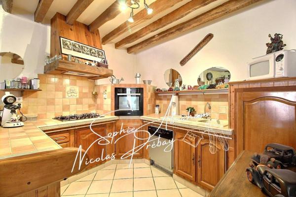 Exclusivité ! Maison en pierres sans travaux de 4 pièces, 3 chambres
