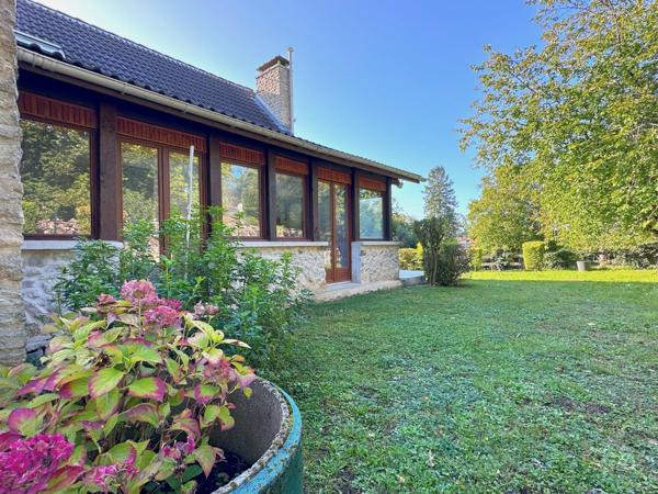 Maison familiale avec garage et box pour chevaux