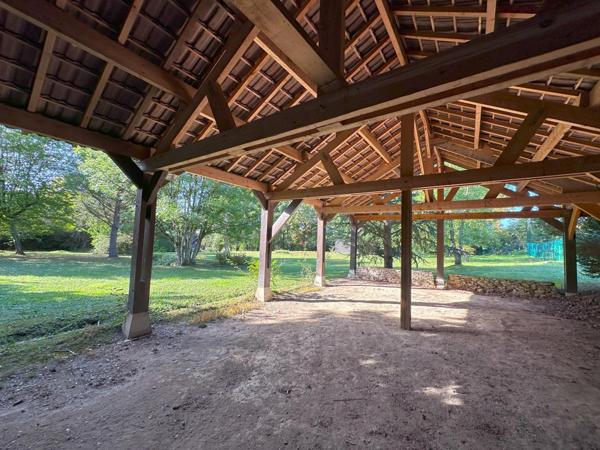 Maison familiale avec garage et box pour chevaux