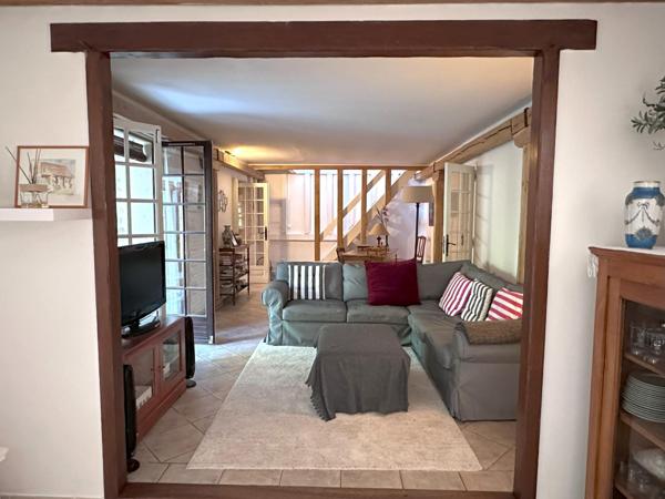 Maison familiale avec garage et box pour chevaux