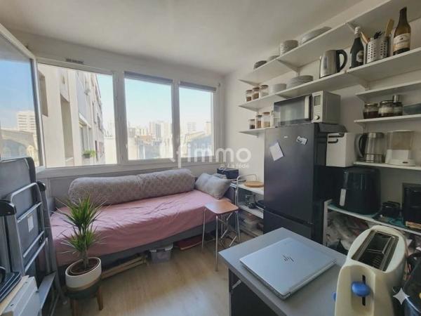 Studio au calme, en plein Paris