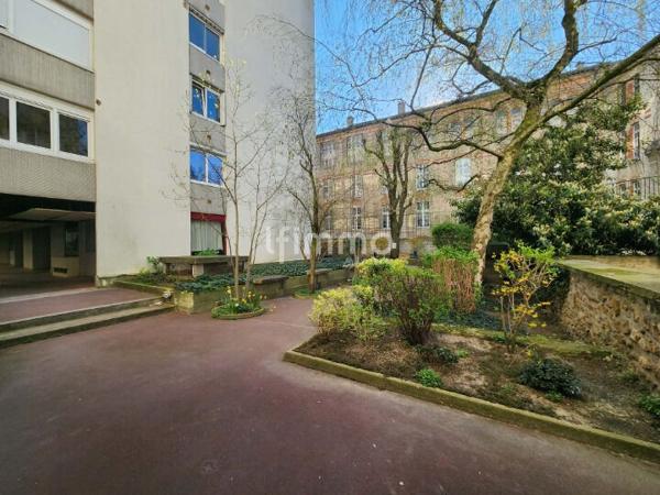 Studio au calme, en plein Paris