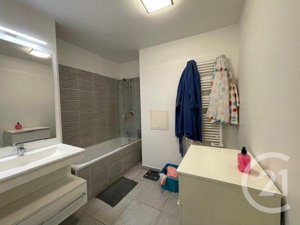 Appartement F6 à vendre  5 pièces - 102 m2 CERGY - 95