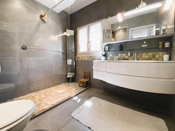 Maison La Londe Les Maures 7 pièce(s) 200 m2