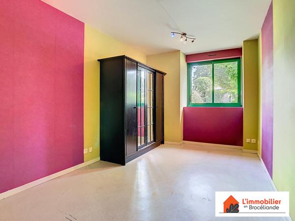 Spacieuse longère de 230 m² à Treffendel en campagne