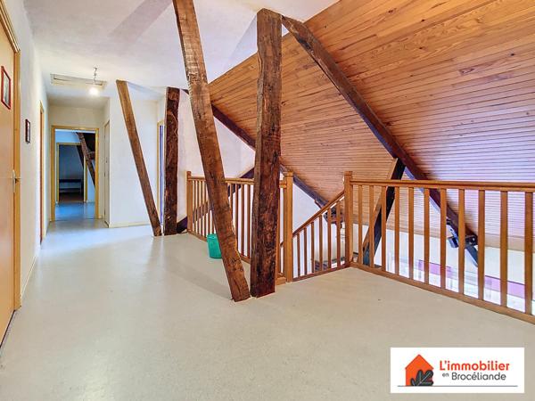 Spacieuse longère de 230 m² à Treffendel en campagne