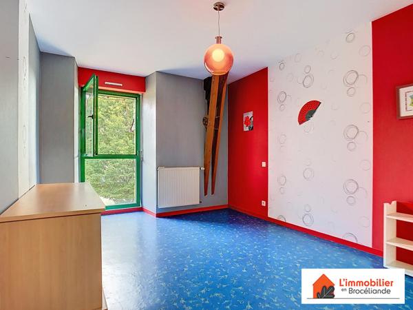 Spacieuse longère de 230 m² à Treffendel en campagne