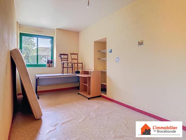 Spacieuse longère de 230 m² à Treffendel en campagne