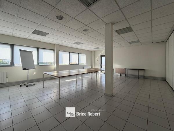 Bureau opéré Genas visibilité exceptionnelle accès rapide