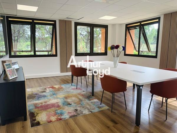 Bureaux à vendre à Valbonne dans immeuble prime avec parkings privatifs