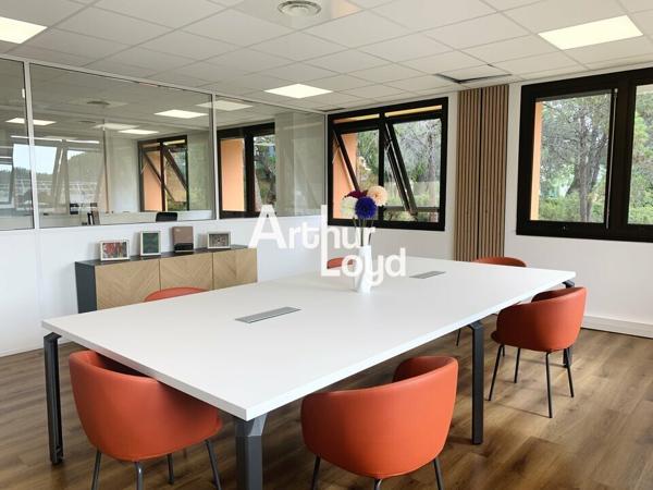 Bureaux à vendre à Valbonne dans immeuble prime avec parkings privatifs