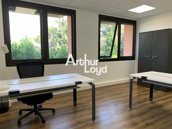Bureaux à vendre à Valbonne dans immeuble prime avec parkings privatifs