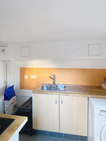 A vendre Angers Pasteur Victor Hugo, appartement type 3 avec jardin privatif clos d'environ 80m² situé en rez-de-jardin d'une maison angevine. 2 chambres, séjour, cuisine équipée, arrière cuisine, 2 caves.