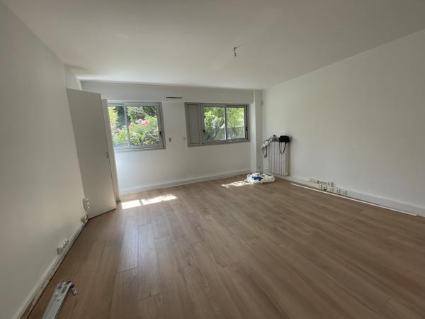 COMMERCE - LOCATION - 100M2 - NANTES