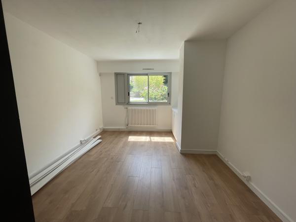 COMMERCE - LOCATION - 100M2 - NANTES