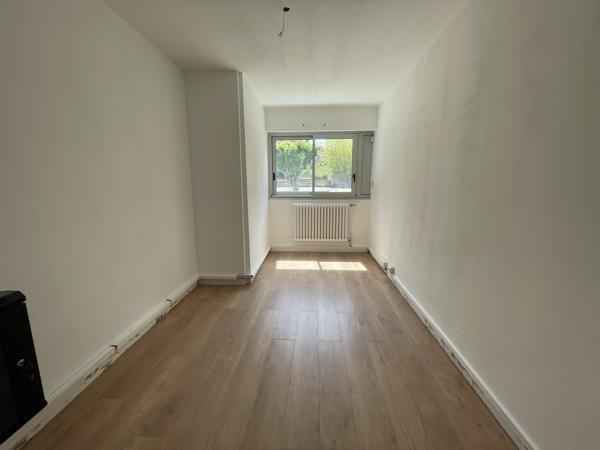 COMMERCE - LOCATION - 100M2 - NANTES