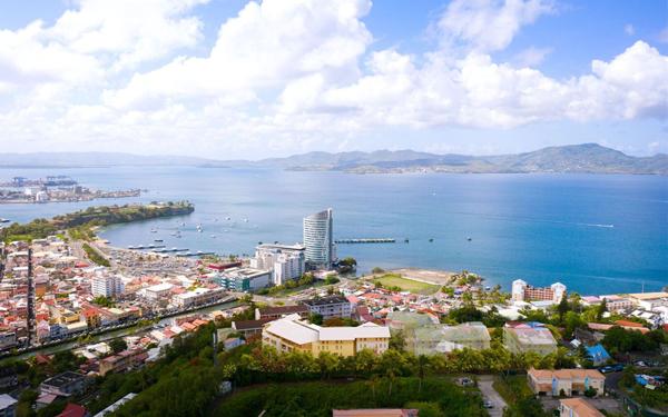 Appartement à vendre    2 pièces •  Fort-de-France