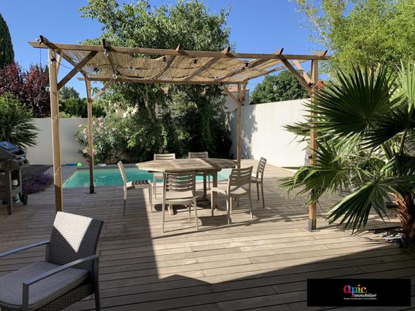 Villa contemporaine T5 avec garage et piscine