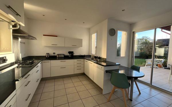 Maison à vendre    7 pièces •  Jatxou