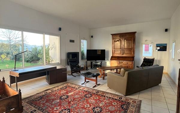 Maison à vendre    7 pièces •  Jatxou