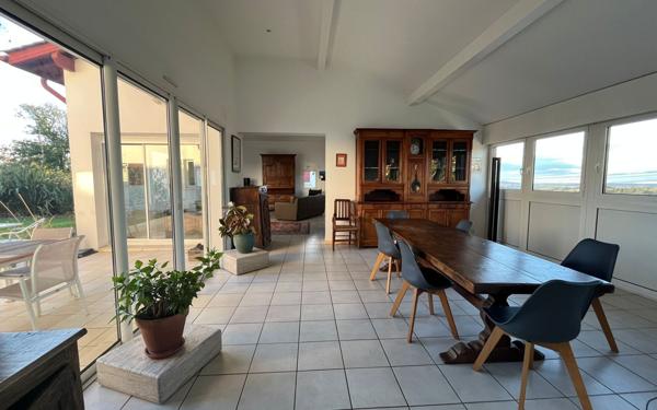 Maison à vendre    7 pièces •  Jatxou