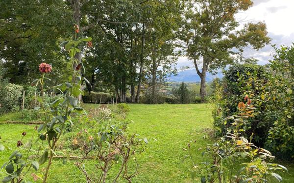 Maison à vendre    7 pièces •  Jatxou