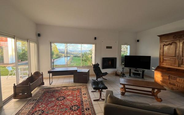 Maison à vendre    7 pièces •  Jatxou