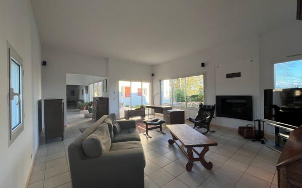 Maison à vendre    7 pièces •  Jatxou