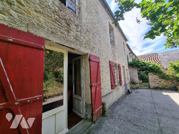 Corps de ferme à rénover.