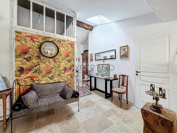 Tournus (71700) TOURNUS – Demeure historique du XVIIe siècle – Charme, élégance et art de vivre bourguignon